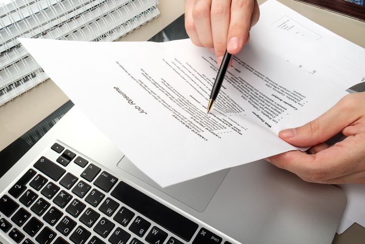 Main features of the resume writing services may differ with each other
