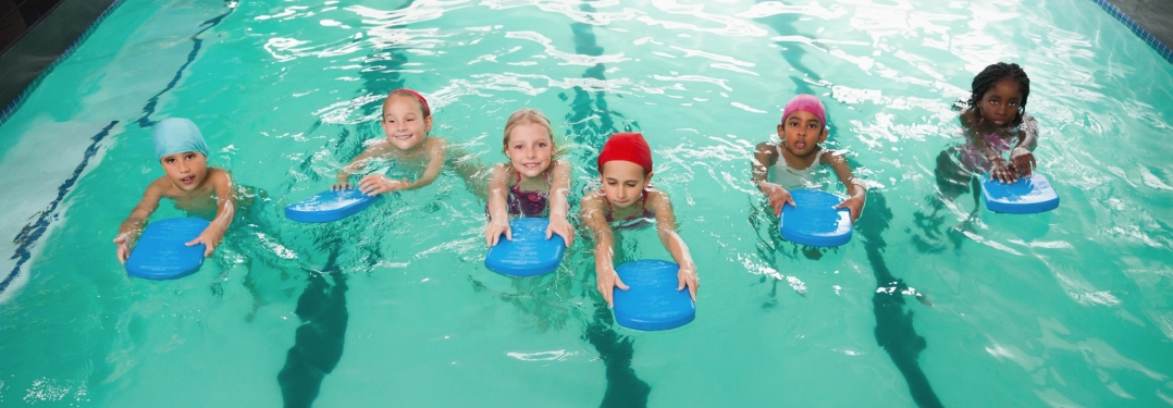 Amazing benefits of taking swimming classes for kids